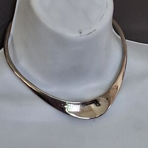 Sleek Silver-Toned Necklace